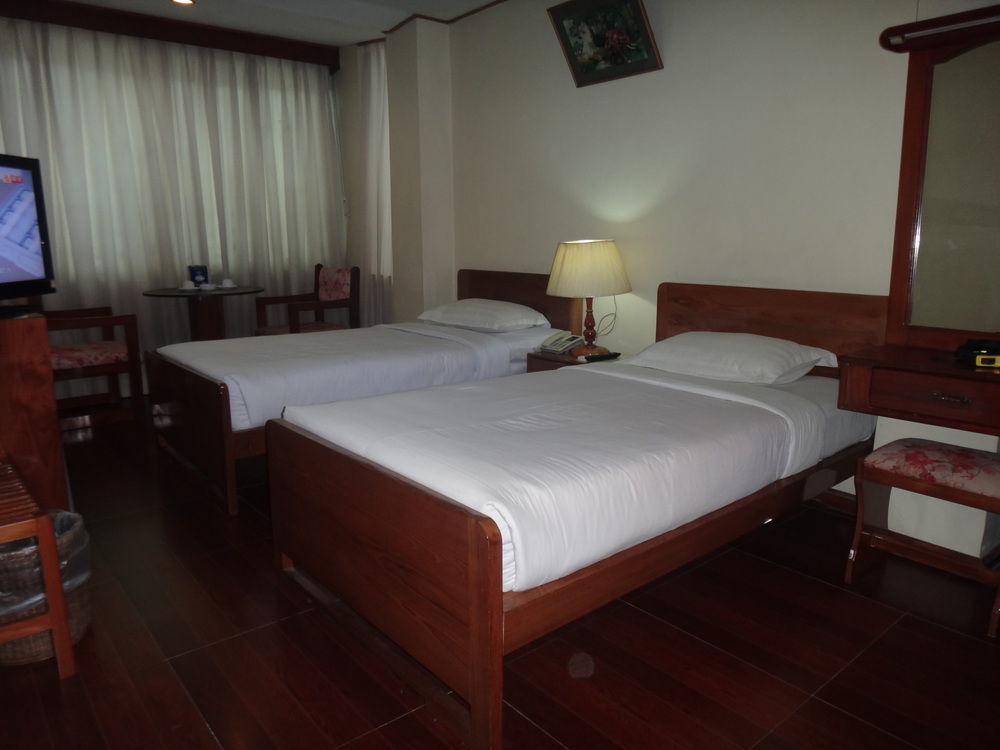 Chit Sayar Hotel Rangun Zewnętrze zdjęcie