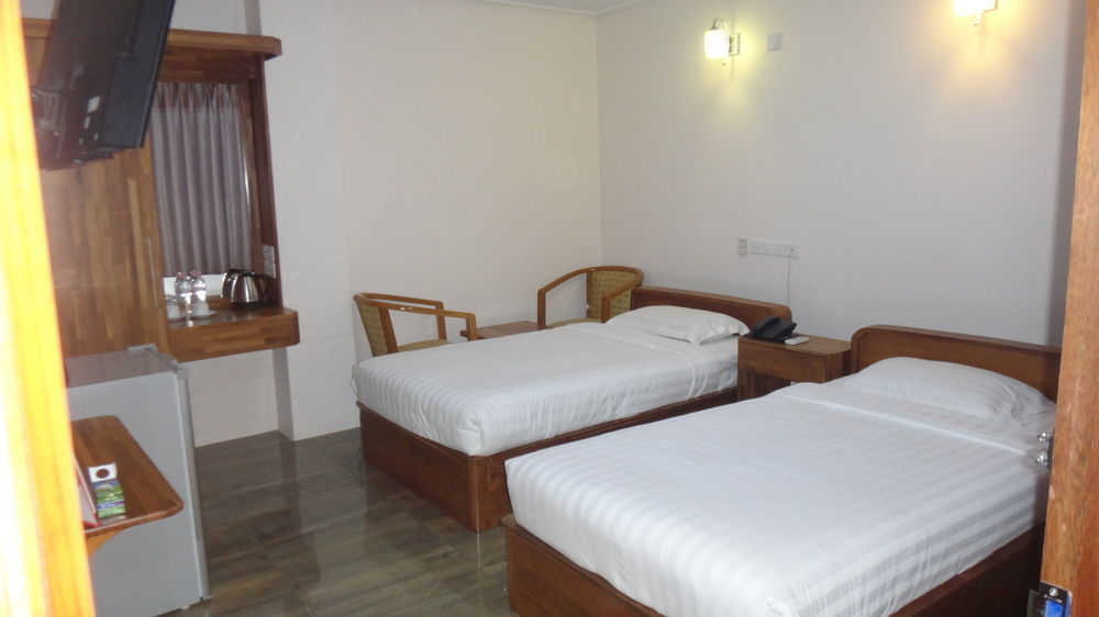 Chit Sayar Hotel Rangun Zewnętrze zdjęcie