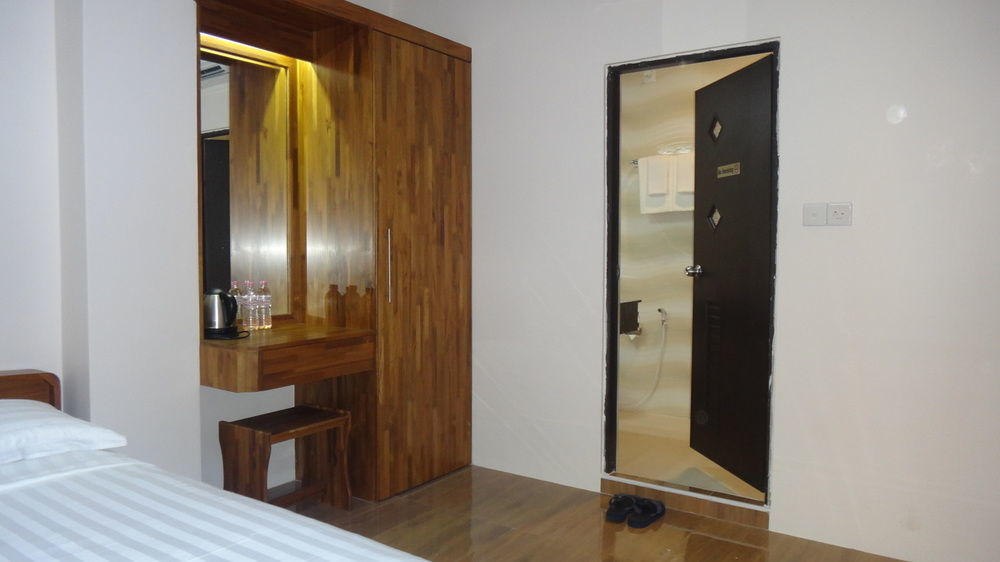 Chit Sayar Hotel Rangun Zewnętrze zdjęcie